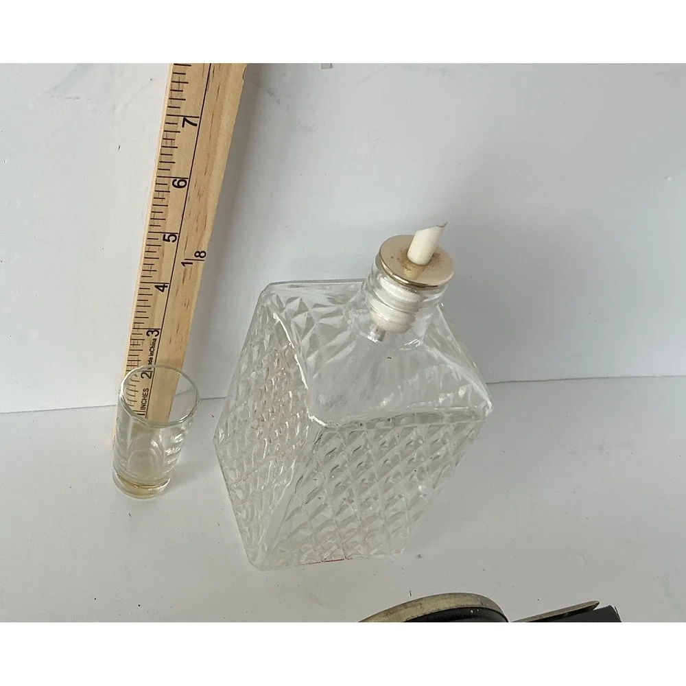 Vintage Stagecoach Music Box Liquor Decanter Set with 6 Shot‎ Glasses